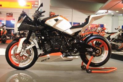 KTM RC8 Naked Bike by Braumandl - Bild 2