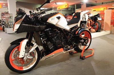 KTM RC8 Naked Bike by Braumandl - Bild 8