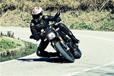 Valentino Rossi Berater bei Bridgestone - Bild 2