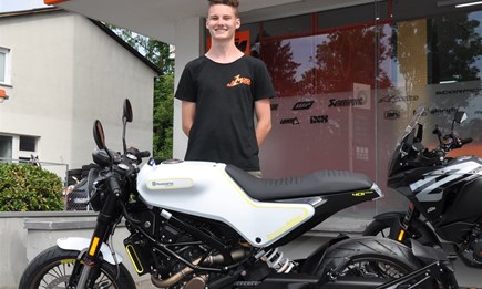 Fahrzeugübergabe Ken Mohr