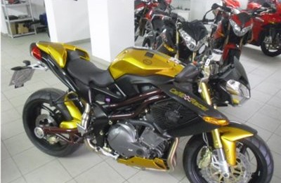 Hier zeigen wir Ihnen das kleine Biest, den Benelli TNT 899 Cafe Racer!