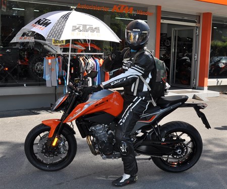 Fahrzeugübergabe KTM 790 Duke