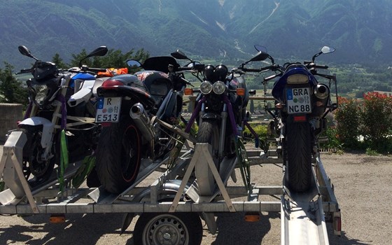 Mietanhänger für 4 Bikes 	günstig mieten - Bild 1