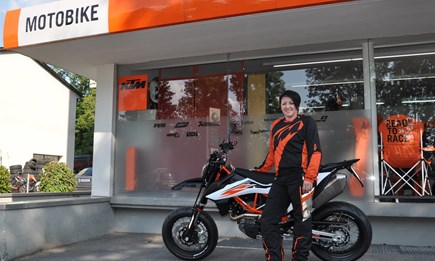 Fahrzeugübergabe KTM 690 SMC-R 