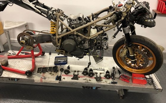 Zum 25 jährigen Jubiläum der Ducati 916 haben wir eine wunderschöne Ducati 916 SPS komplett aufbereitet! - Bild 4