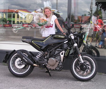 Alex und ihr Feuerhobel !!!