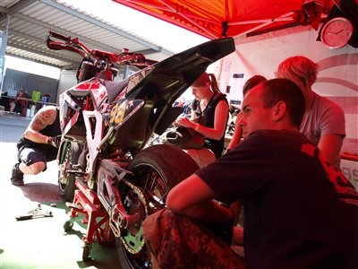 aprilia Sieg beim Supermoto Intercup Bad Fischau/NÖ - Bild 2