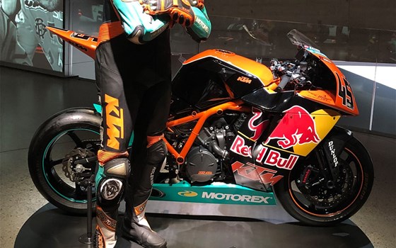Martin Bauer als "KTM Hero" zu sehen in der KTM Motohall! - Bild 2