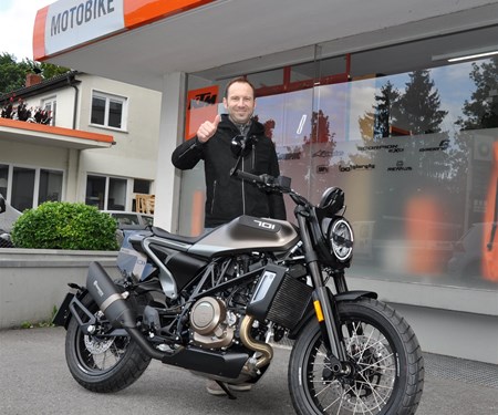 Fahrzeugübergabe Husqvarna 701 Svartpilen Style
