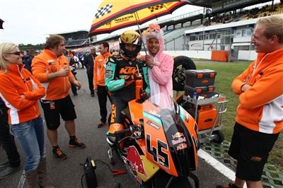 MARTIN BAUER IST IDM SUPERBIKE CHAMPION 2011! - Bild 5