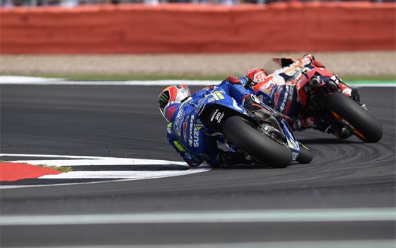 Rins wins at British GP - Bild 3