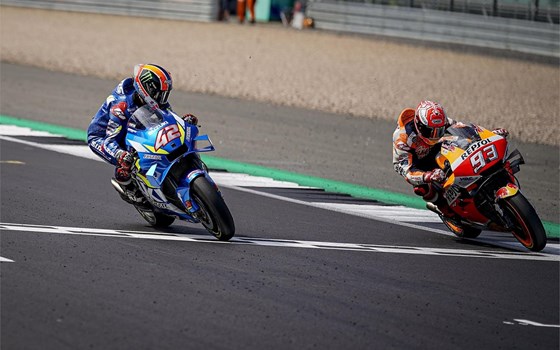 Rins wins at British GP - Bild 4