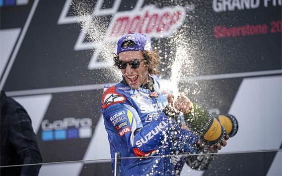 Rins wins at British GP - Bild 5