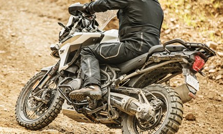 MOTORRADBEKLEIDUNG - WIESO/WESHALB/WARUM