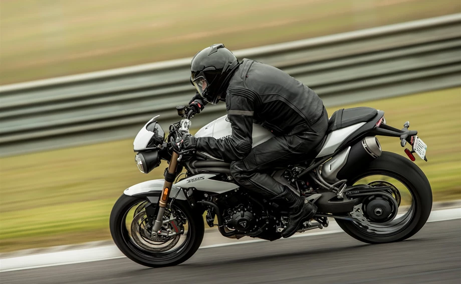 MOTORRADBEKLEIDUNG - WIESO/WESHALB/WARUM Bild 5: MOTORRADBEKLEIDUNG - WIESO/WESHALB/WARUM