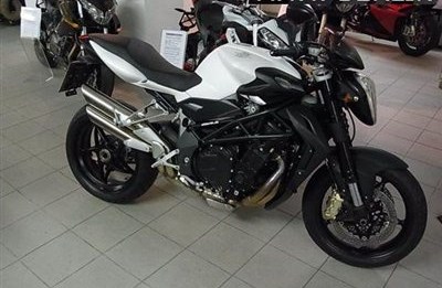 MV Agusta Brutale 920-einzigartiges Design-Hammer Motor-perfekter Preis & schickes Zubehör direkt von MV!