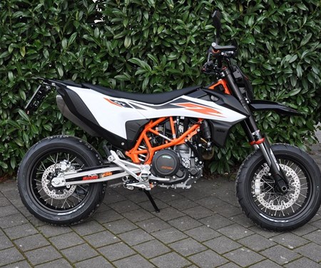 KTM 690 SMC-R....