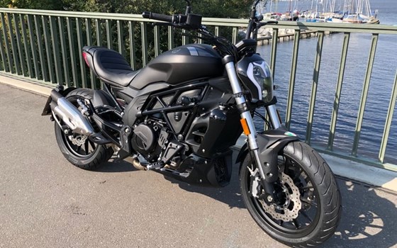 Erleben Sie den wunderschönen neuen Benelli 502c Cruiser live bei uns! - Bild 1