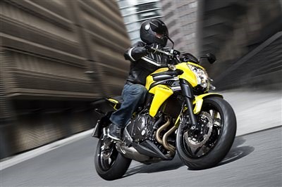 Kawasakis neue Allrounder ER-6n und ER-6f greifen zum Dunlop Roadsmart II - Bild 2 Kawasakis neue Allrounder ER-6n und ER-6f greifen zum Dunlop Roadsmart II - Bild 2