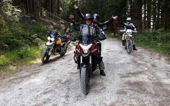 Schotterexpedition auf die Peterer Alpe bei Reichenfels in Kärnten mit einer Moto Guzzi V85TT - Bild 11 Schotterexpedition auf die Peterer Alpe bei Reichenfels in Kärnten mit einer Moto Guzzi V85TT - Bild 11