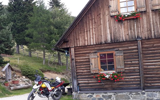 Schotterexpedition auf die Peterer Alpe bei Reichenfels in Kärnten mit einer Moto Guzzi V85TT - Bild 7 Schotterexpedition auf die Peterer Alpe bei Reichenfels in Kärnten mit einer Moto Guzzi V85TT - Bild 7