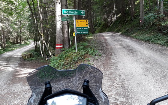 Schotterexpedition auf die Peterer Alpe bei Reichenfels in Kärnten mit einer Moto Guzzi V85TT - Bild 8 Schotterexpedition auf die Peterer Alpe bei Reichenfels in Kärnten mit einer Moto Guzzi V85TT - Bild 8