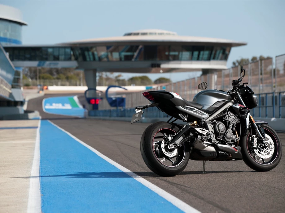 Triumph Street Triple RS 2020 - Unbeatable! Bild 3: Triumph Street Triple RS 2020 - Unbeatable!
