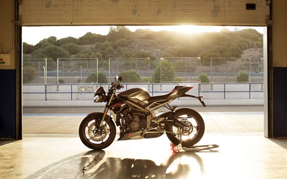 Triumph Street Triple RS 2020 - Unbeatable! - Bild 1