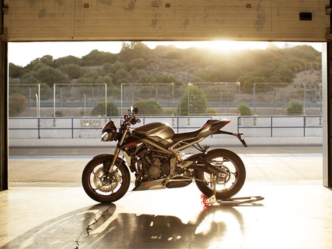 Triumph Street Triple RS 2020 - Unbeatable!