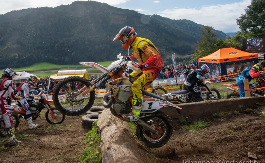 Berni Walzer gewinnt Enduro-Trophy Finale in St. Georgen mit einer Runde Vorsprung ! Bild 1: Berni Walzer gewinnt Enduro-Trophy Finale in St. Georgen mit einer Runde Vorsprung !