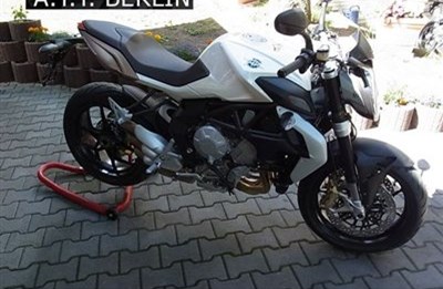 Jetzt ist die erste MV Agusta Brutale B3 675 bei uns eingetroffen.Erleben Sie diese wunderschöne  MV Live beim A.T.T.-Team!