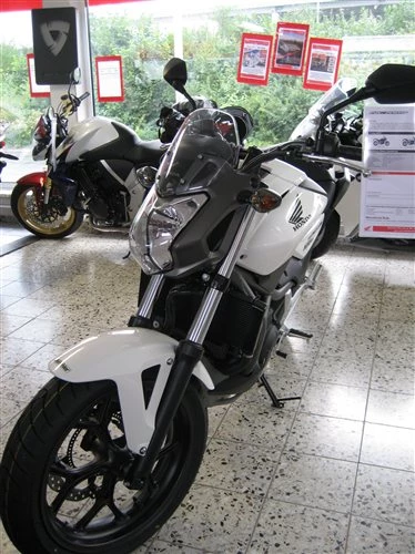 NC 700 wieder eingetroffen - Honda Semmler Bild 7: NC 700 wieder eingetroffen - Honda Semmler