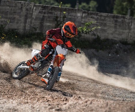 DIE NEUE KTM SX-E 5 – KTM PRÄSENTIERT NEUES ELEKTROMOTORRAD FÜR KINDER
