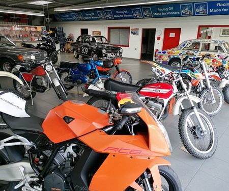 Motorrad Unterstellplätze