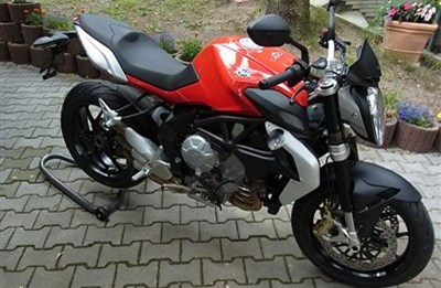 Endlich können Sie die hübsche "Kleine" MV Agusta Brutale 675 bei einer Probefahrt live erleben und genießen!