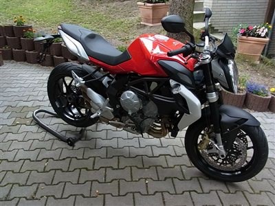 Endlich können Sie die hübsche "Kleine" MV Agusta Brutale 675 bei einer Probefahrt live erleben und genießen! - Bild 2