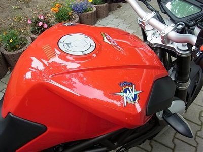 Endlich können Sie die hübsche "Kleine" MV Agusta Brutale 675 bei einer Probefahrt live erleben und genießen! - Bild 5