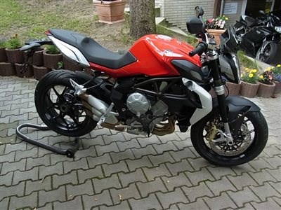 Endlich können Sie die hübsche "Kleine" MV Agusta Brutale 675 bei einer Probefahrt live erleben und genießen! - Bild 6