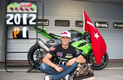 Sofuoglu - SUPERSPORT-WELTMEISTER 2012 auf KAWASAKI