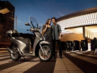 Honda Semmler - SH125i 2013 bei uns eingetroffen Bild 1: Honda Semmler - SH125i 2013 bei uns eingetroffen