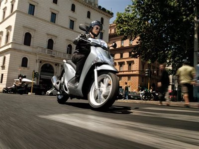 Honda Semmler - SH125i 2013 bei uns eingetroffen Bild 2: Honda Semmler - SH125i 2013 bei uns eingetroffen