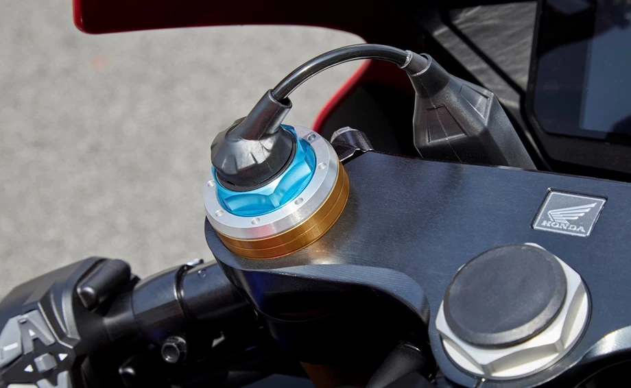 Honda Semmler - Honda CBR1000RR-R Fireblade Bild 15: Honda Semmler - Honda CBR1000RR-R Fireblade