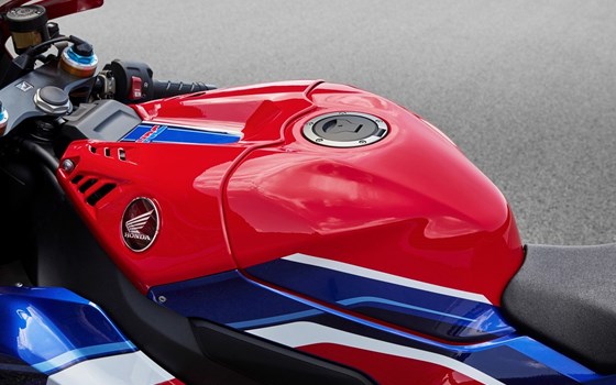 Honda Semmler - Honda CBR1000RR-R Fireblade - Bild 24