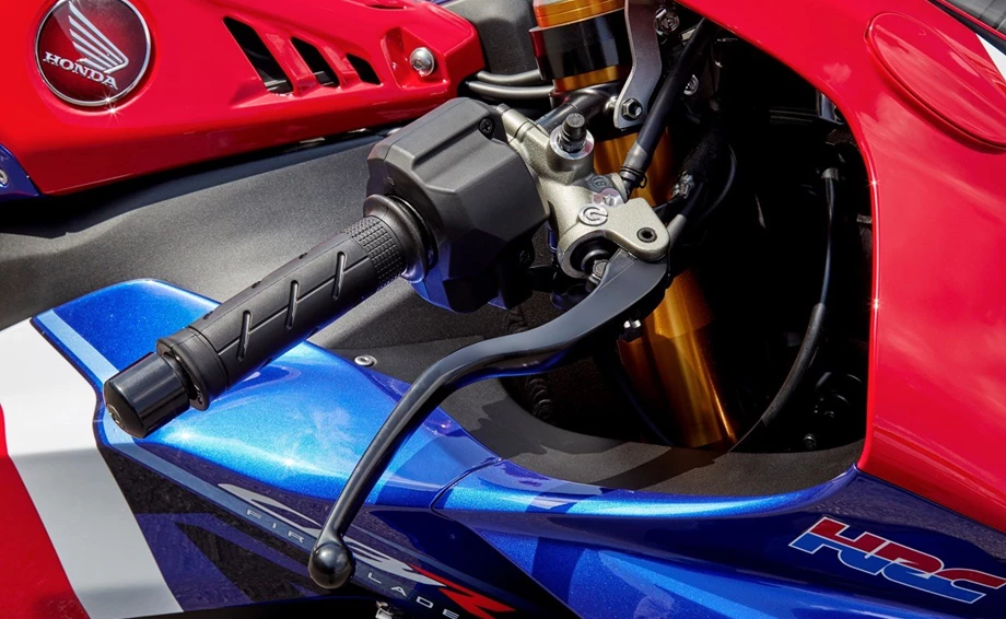 Honda Semmler - Honda CBR1000RR-R Fireblade Bild 30: Honda Semmler - Honda CBR1000RR-R Fireblade