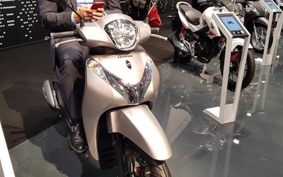 EICMA - 01 Honda - Bild 3