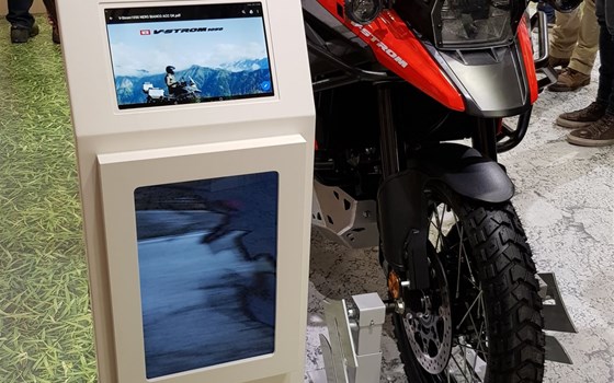 EICMA 03 - Suzuki - Bild 5