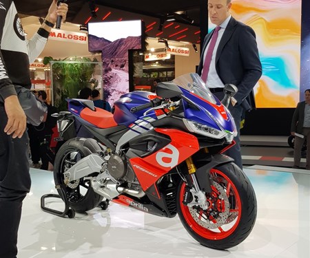 EICMA 04 - Vespa - Piaggio - Moto Guzzi - Aprilia