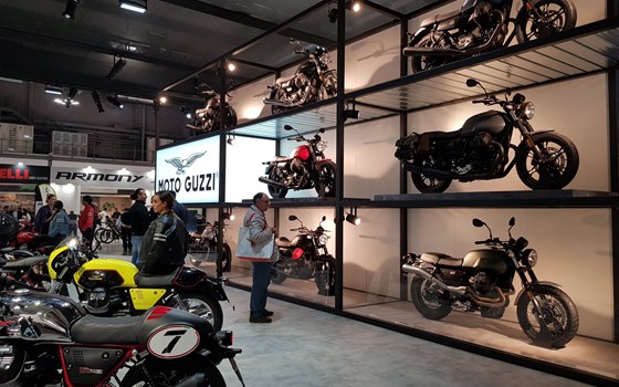 EICMA 04 - Vespa - Piaggio - Moto Guzzi - Aprilia - Bild 5