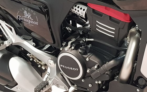 EICMA 06 - Peugeot - Bild 1