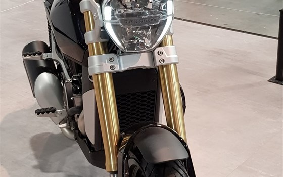 EICMA 06 - Peugeot - Bild 3